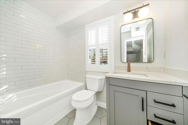 300 49TH ST NE, Washington, DC 20019