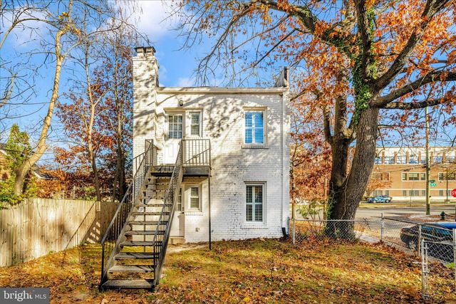 300 49TH ST NE, Washington, DC 20019