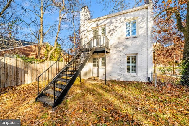 300 49TH ST NE, Washington, DC 20019