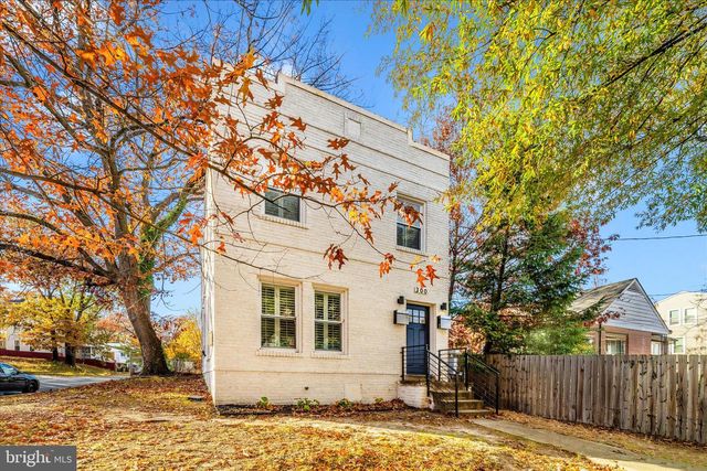 300 49TH ST NE, Washington, DC 20019