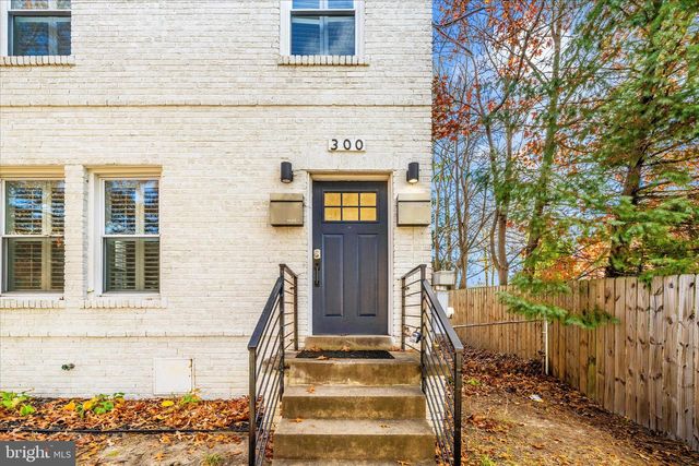 300 49TH ST NE, Washington, DC 20019