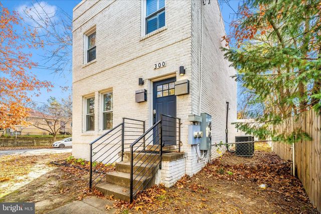 300 49TH ST NE, Washington, DC 20019