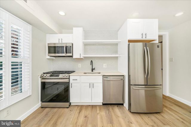 300 49TH ST NE, Washington, DC 20019