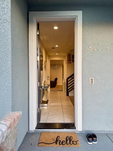 2038 W Gunner Pl, Manteca, CA 95337