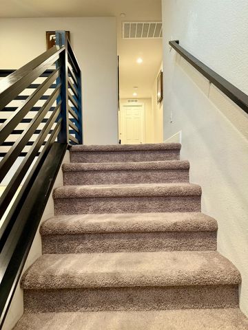 2038 W Gunner Pl, Manteca, CA 95337