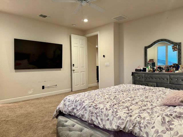 2038 W Gunner Pl, Manteca, CA 95337