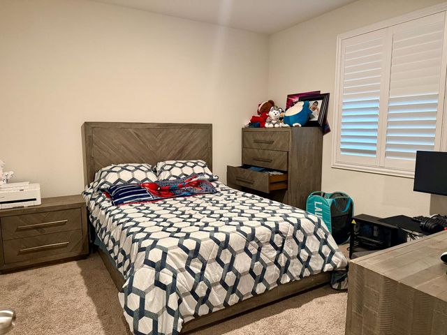 2038 W Gunner Pl, Manteca, CA 95337