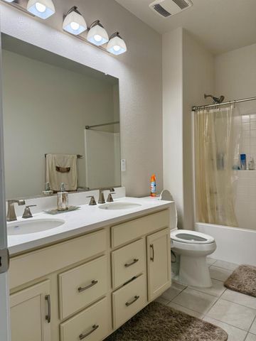 2038 W Gunner Pl, Manteca, CA 95337