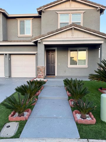 2038 W Gunner Pl, Manteca, CA 95337
