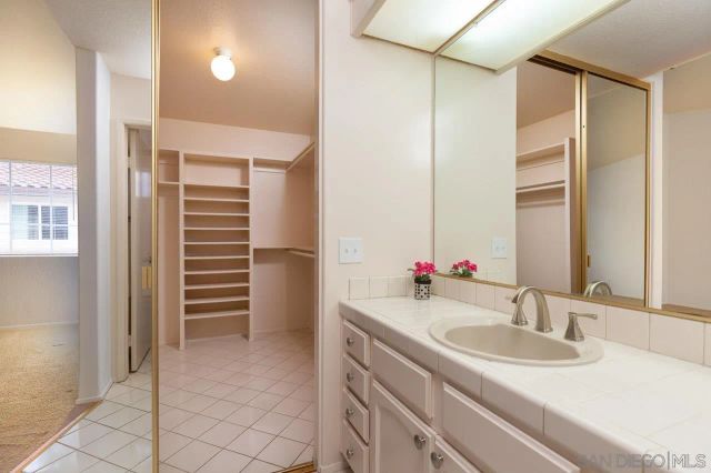 4090 Porte De Palmas 4, San Diego, CA 92122