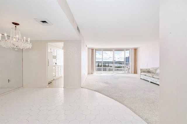 18031 Biscayne Boulevard 1104, Aventura, FL 33160