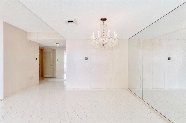 18031 Biscayne Boulevard 1104, Aventura, FL 33160