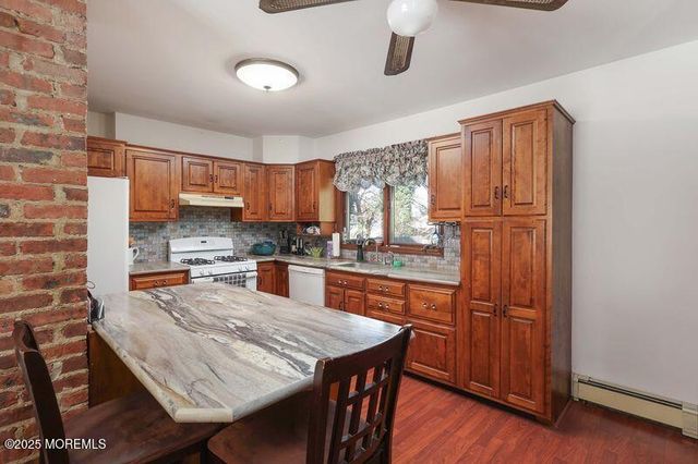 49 Appleton Avenue, Leonardo, NJ 07737