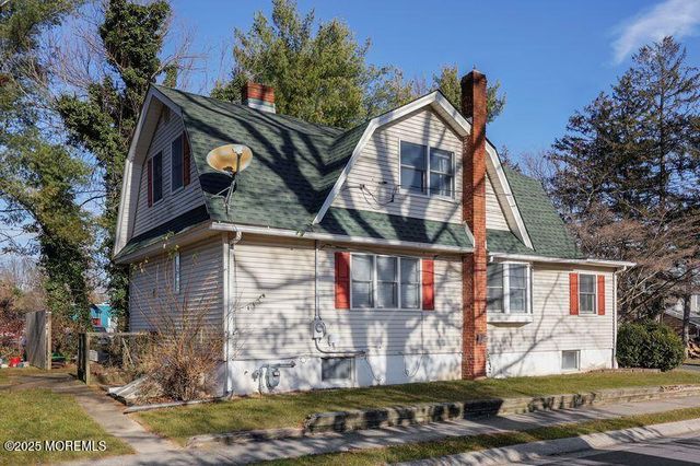 49 Appleton Avenue, Leonardo, NJ 07737