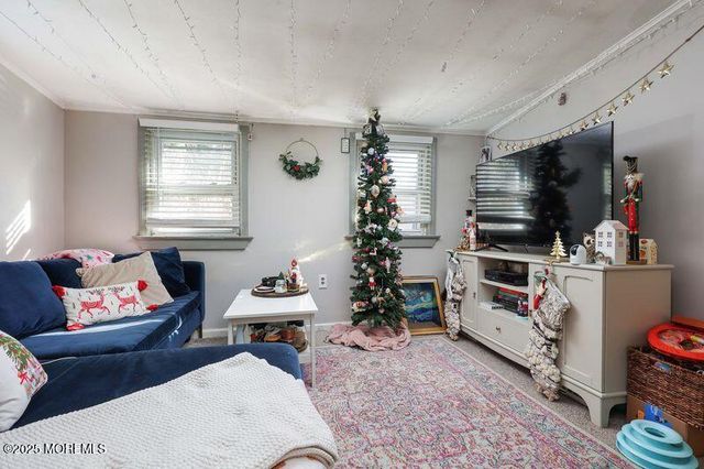 49 Appleton Avenue, Leonardo, NJ 07737