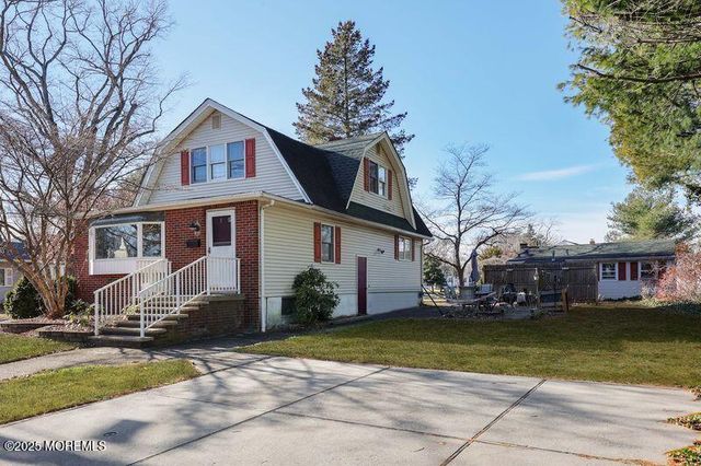 49 Appleton Avenue, Leonardo, NJ 07737