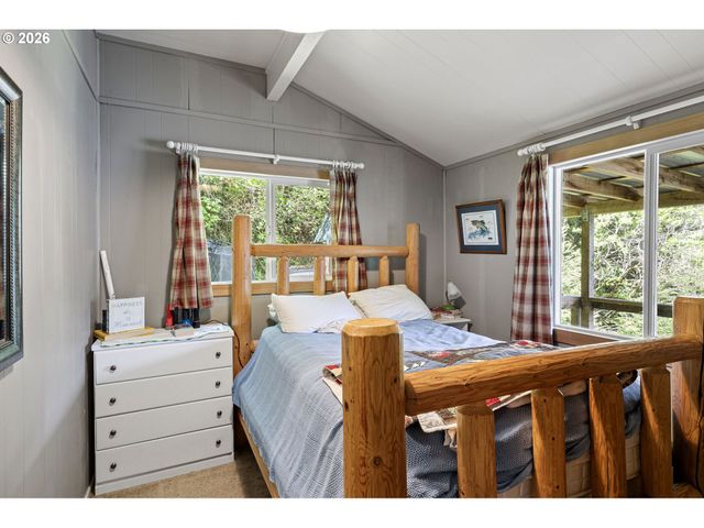 COLLINS Rd, Westlake, OR 97493