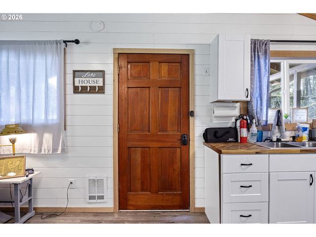 COLLINS Rd, Westlake, OR 97493