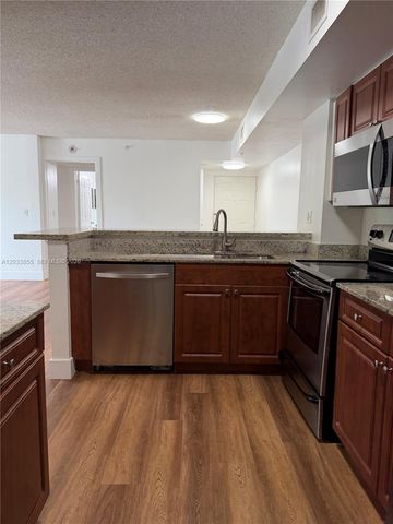 2620 S University Dr 209, Davie, FL 33328