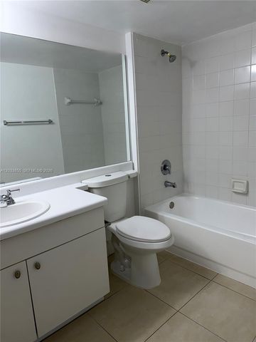 2620 S University Dr 209, Davie, FL 33328