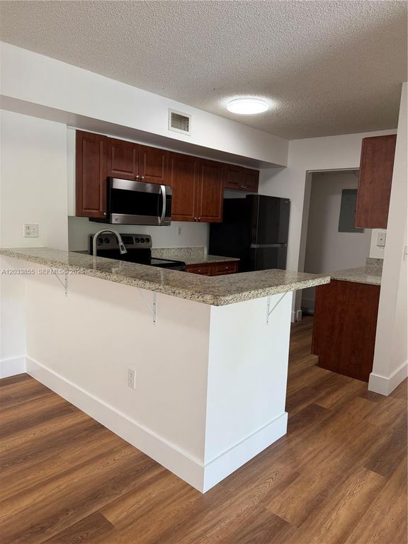2620 S University Dr 209, Davie, FL 33328