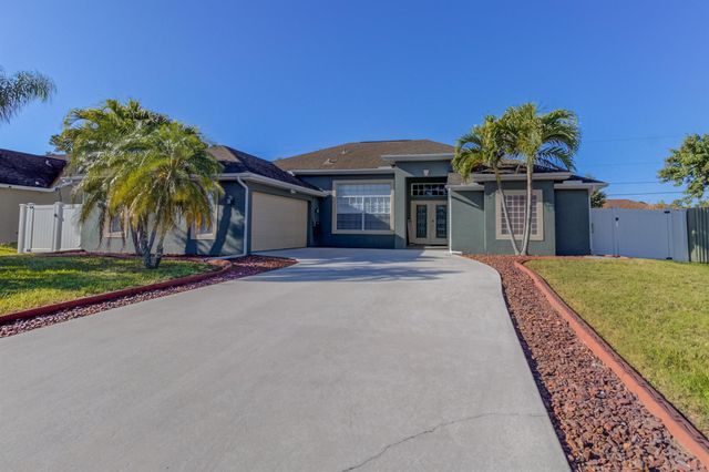 942 SW Consolata Avenue, Port St Lucie, FL 34953