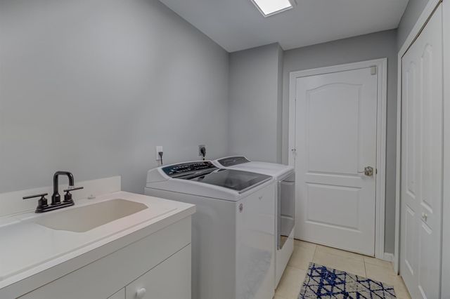 942 SW Consolata Avenue, Port St Lucie, FL 34953