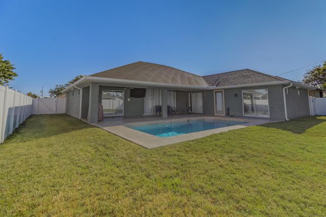 942 SW Consolata Avenue, Port St Lucie, FL 34953