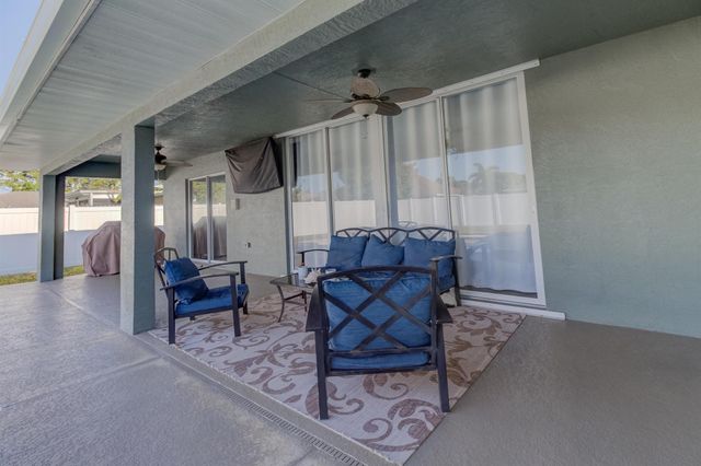 942 SW Consolata Avenue, Port St Lucie, FL 34953