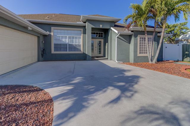 942 SW Consolata Avenue, Port St Lucie, FL 34953