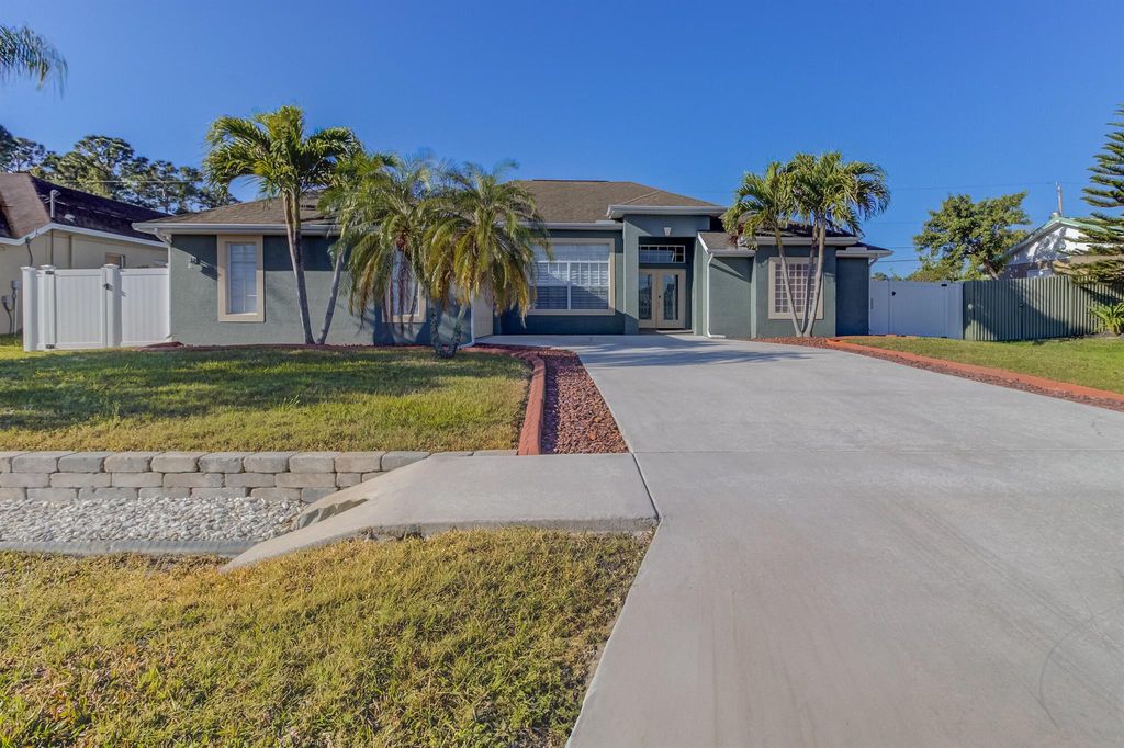 942 SW Consolata Avenue, Port St Lucie, FL 34953