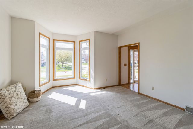 1017 58th Street, West Des Moines, IA 50266