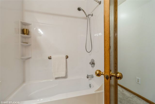 1017 58th Street, West Des Moines, IA 50266