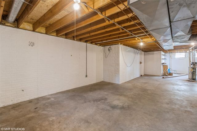 1017 58th Street, West Des Moines, IA 50266