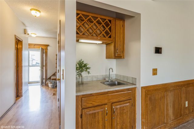 1017 58th Street, West Des Moines, IA 50266