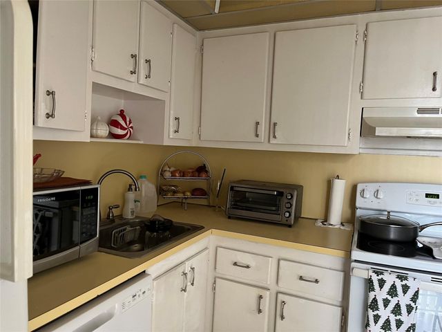 20500 W Country Club Drive 416, Aventura, FL 33180