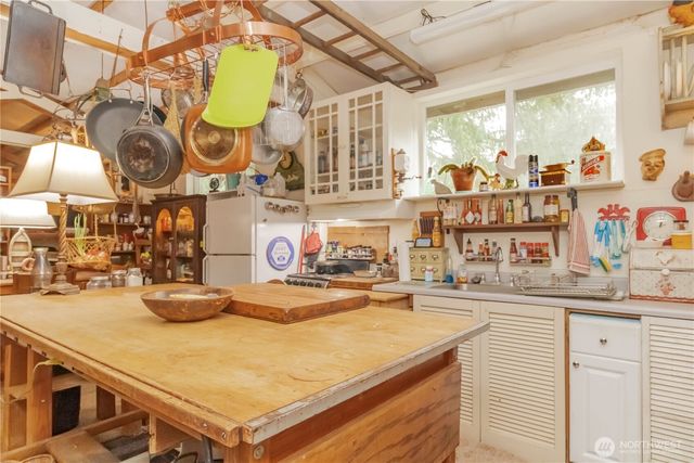 3910 E Harstine Island Road S, Shelton, WA 98584