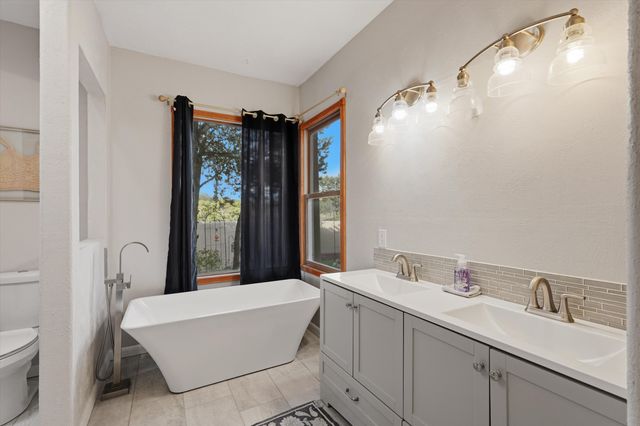 205 Camino De Las Huertas, Placitas, NM 87043