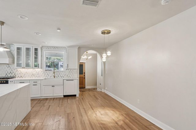 1536 MAYFAIR Road, Jacksonville, FL 32207