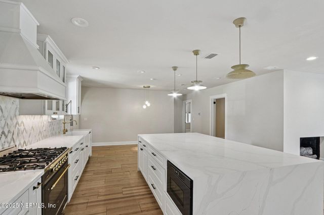 1536 MAYFAIR Road, Jacksonville, FL 32207