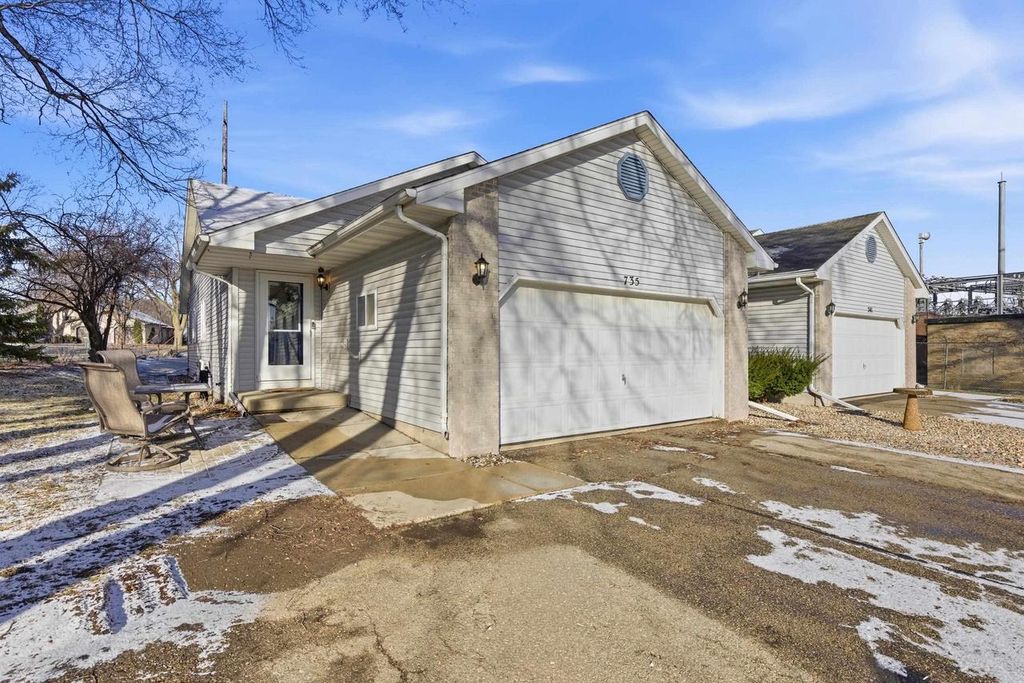 735 Athletic Way, Sun Prairie, WI 53590