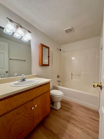 885 S Green Point Trace, Fayetteville, AR 72704