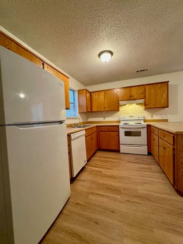 885 S Green Point Trace, Fayetteville, AR 72704