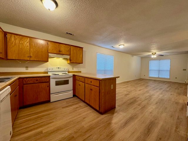 885 S Green Point Trace, Fayetteville, AR 72704