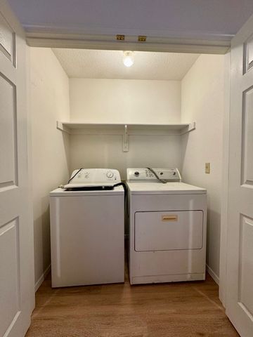 885 S Green Point Trace, Fayetteville, AR 72704