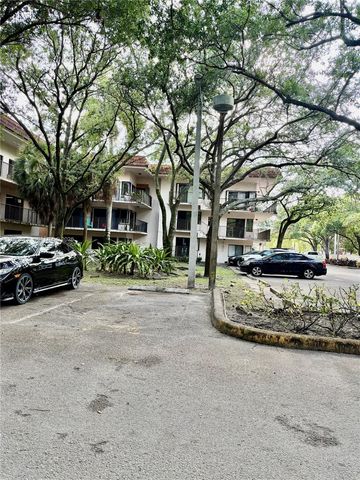 4725 SW 62nd Avenue 104, Davie, FL 33314