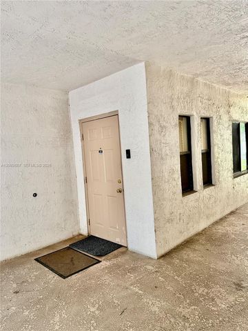 4725 SW 62nd Avenue 104, Davie, FL 33314