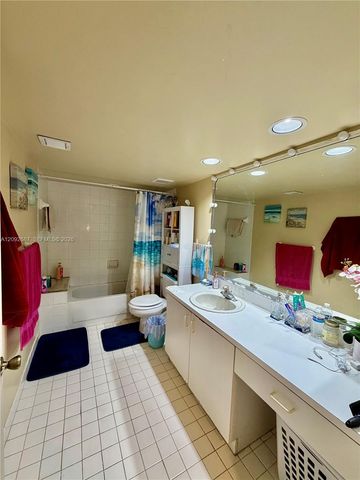 4725 SW 62nd Avenue 104, Davie, FL 33314