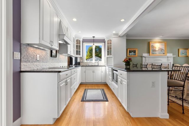 38 Sonning Rd, Beverly, MA 01915