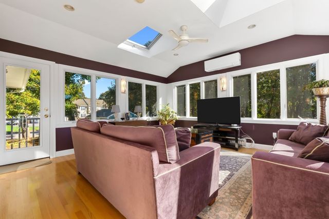 38 Sonning Rd, Beverly, MA 01915